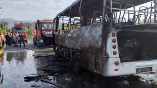 Sakaryada işçi servisi alev topuna döndü