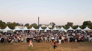 Sakaryada Kafkas ve İç Anadolunun zengin kültürüyle şölen gibi akşam