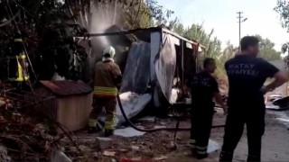 Samandağda çıkan yangında konteyner kullanılamaz hale geldi