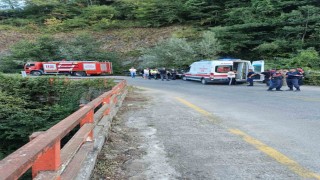 Samsunda çocuğun kullandığı otomobil köprüden uçtu: 1 ölü, 3 yaralı