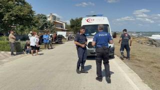 Samsunda denizde boğulma tehlikesi geçiren yaşlı adam hastanelik oldu