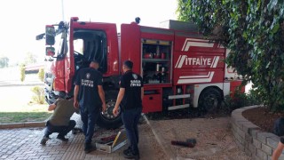 Samsunda itfaiye aracı kaza yaptı: 2si itfaiyeci 3 yaralı