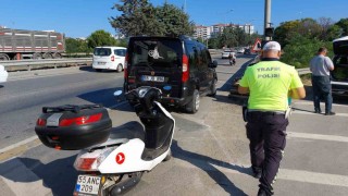 Samsunda motosiklet hafif ticari araca çarptı: 2 yaralı