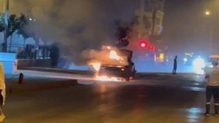 Samsunda otomobil alev alev yandı