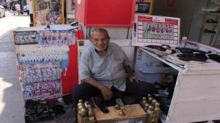 Samsunlu ayakkabı boyacısı 55 yıldır devlet ve sanat dünyasından isimlerin ayakkabılarını parlatıyor