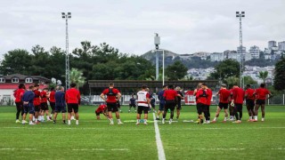 Samsunspora Madagaskarlı kanat oyuncusu