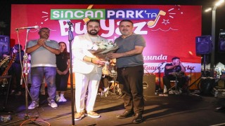 Sanatçı Uğur Karatekin sevilen şarkılarını Sincanlılar için seslendirdi