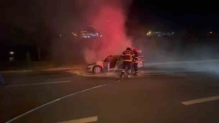Şanlıurfada otomobil yanarak kullanılamaz hale geldi
