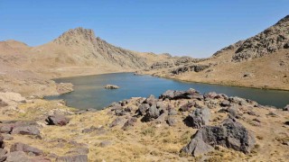 Sat Gölleri doğa tutkunlarını hayran bırakıyor
