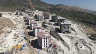 Serinyol ve Alahanda afet konutları yükseliyor