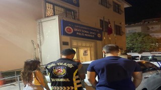 Seyir halindeki araçta uygunsuz hareketlerde bulunan zanlılar yakalandı