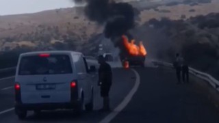 Seyir halindeki kamyonet alev topuna döndü: 1 yaralı