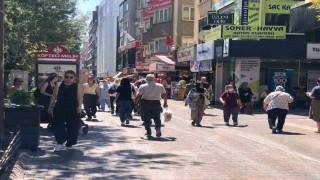 Sıcak hava çarşı yoğunluğunu azaltmadı