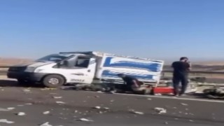 Siirtte kontrolden çıkan pikap yol kenarına savruldu