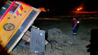 Siirtte vinç devrildi 1 kişi yaralandı