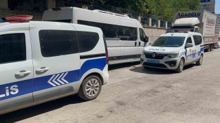 Silahını temizlerken kendini vurdu