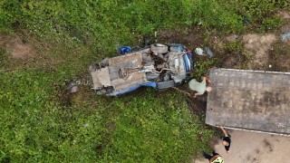 Şilede ormanlık alana uçan otomobil kaldırıldı