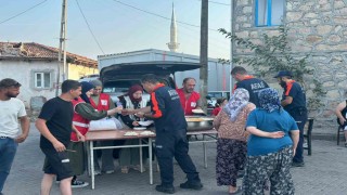 Sındırgıdaki depremzedelere Kızılay desteği