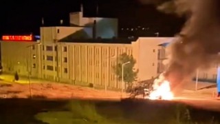 Sinopta seyir halindeki otomobil alev alev yandı