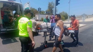 Siren sesini duyan kızlar acılarını unutup kaza yerinden hızla uzaklaştı