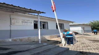 Şırnakta köy okulu yükümlüler eliyle yenilendi