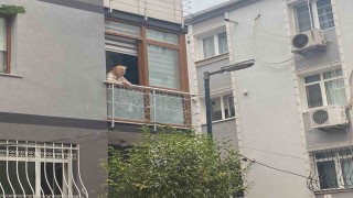 Şişlideki kozmetik dükkanında çıkan yangında 3 kişi dumandan etkilendi