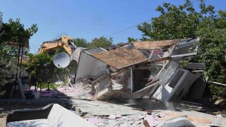 Sit alanına yapılan kaçak yapılar yıkıldı