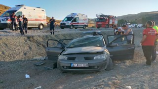 Sivasta otomobil şarampole yuvarlandı: 4 yaralı