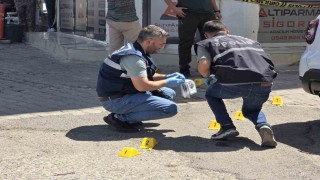 Siverekte adliye çıkışında 2 kişiyi silahla yaralayan zanlı yakalandı