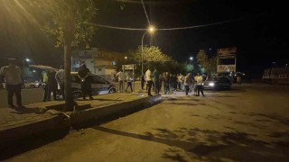 Siverekte otomobil ile motosiklet çarpıştı: 3 yaralı