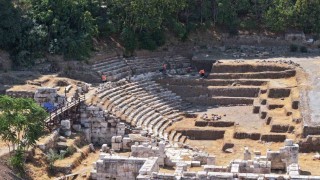 Smyrna Antik Kentinde kazılar sürürüyor