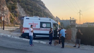 Sökede ambulans ile cip çarpıştı