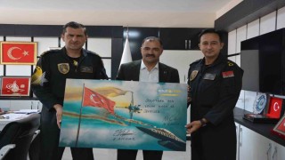 SOLOTÜRK uçuş ekibinden Demirci Belediyesine ziyaret