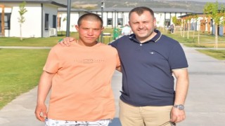 Sosyal medyada yaptığı paylaşımla gündem olan asker İbrahim, yemin töreni sırasında ailesi ve yakınlarıyla bir araya geldi