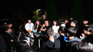 SUBÜ Astronomi Topluluğu, depremzede gençlere gökyüzünü açtı