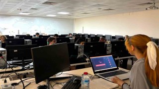 SUBÜde oyun geliştirme atölyesi düzenlendi