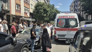 Sultangazide bir adam 6. kattan düşerek ağır yaralandı, babasının başucunda gözyaşı döktü