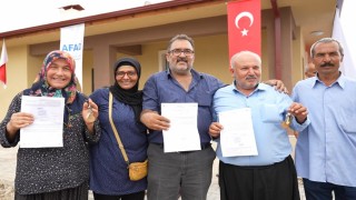 Sumbasta yapımı tamamlanan 27 köy evinin anahtar teslimi yapıldı