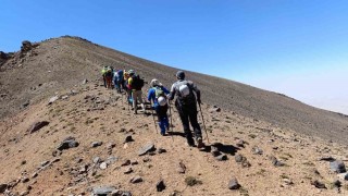 Süphan Dağında Malazgirt zaferi tırmanışı başarıyla tamamlandı