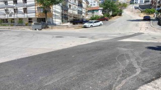 Sürücü fren yerine gaza bastı: 2 yaralı