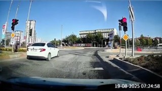 Sürücülerin kırmızı ışık ihlalleri kameralara yansıdı