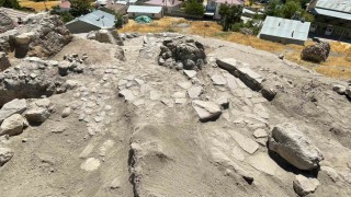 Tadım Kalesinde Roma kral veya soylu yolu keşfedildi