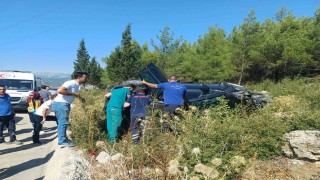 Takla atan araçtan bir kişi yaralı kurtarıldı