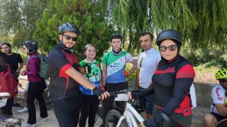 Tandem bisikletlerle umuda pedal çevirdiler