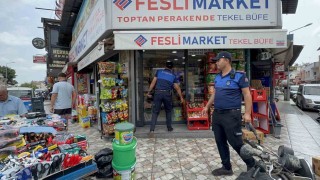 Tarsusta kaldırımları işgal eden tezgahlar kaldırıldı