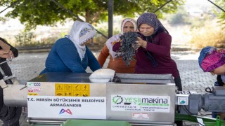 Tarsusta üreticilere üzüm sıkma makinesi desteği