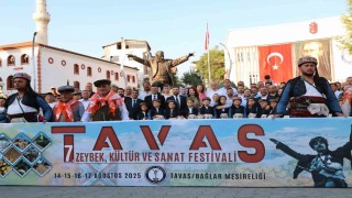Tavas Belediyesi Zeybek kültürünü gelecek kuşaklara aktarıyor