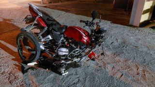 Ters şerite giren otomobil motosikletle çarpıştı: 1 yaralı