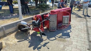 Tırın çarptığı elektrikli motosikletin sürücüsü hayatını kaybetti