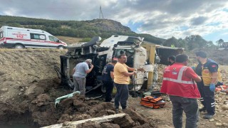 Tokatta hafriyat kamyonları çarpıştı, 1 sürücü ağır yaralandı